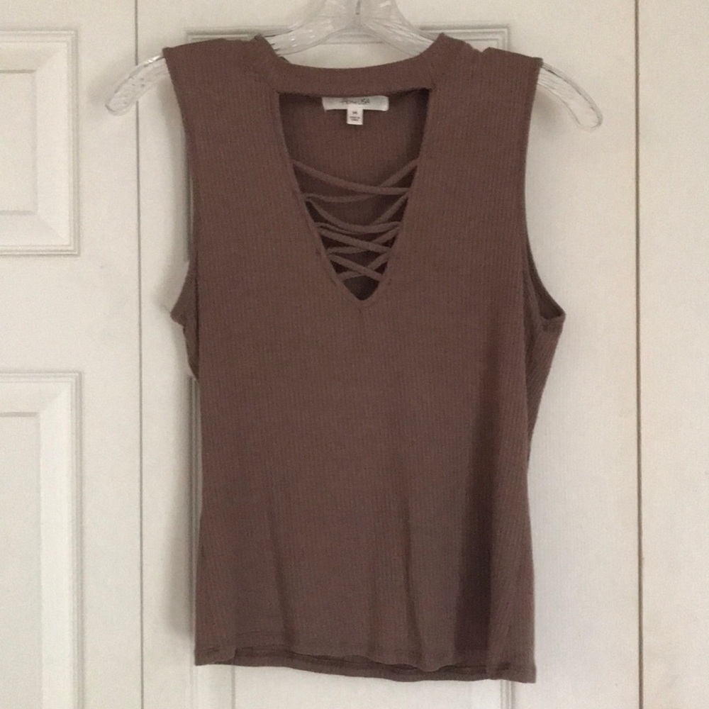 Casual cut out tank top